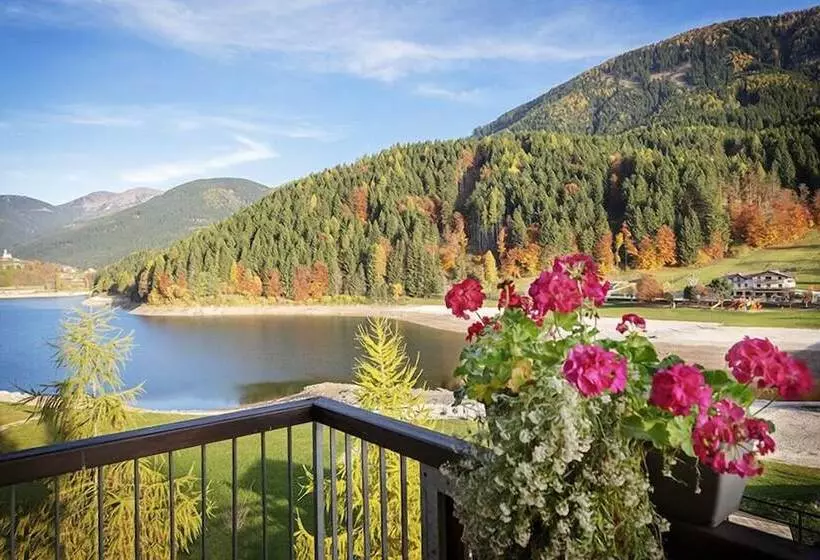 Hotelli La Terrazza Sul Lago