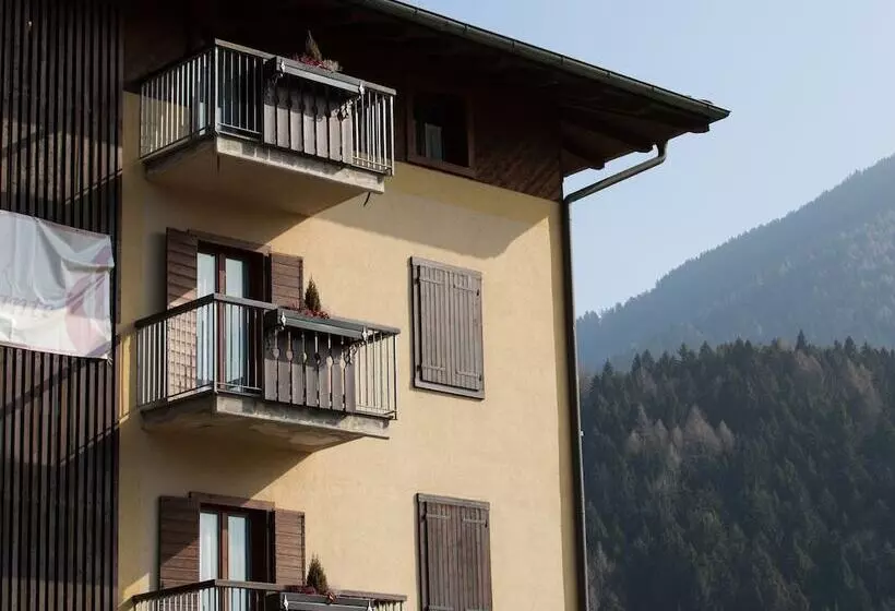 Hotelli La Terrazza Sul Lago