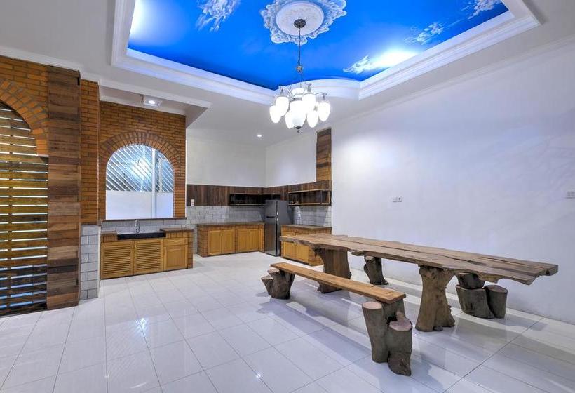 Riverside Hostel Padang