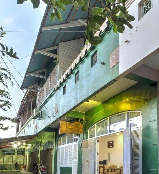 Riverside Hostel Padang