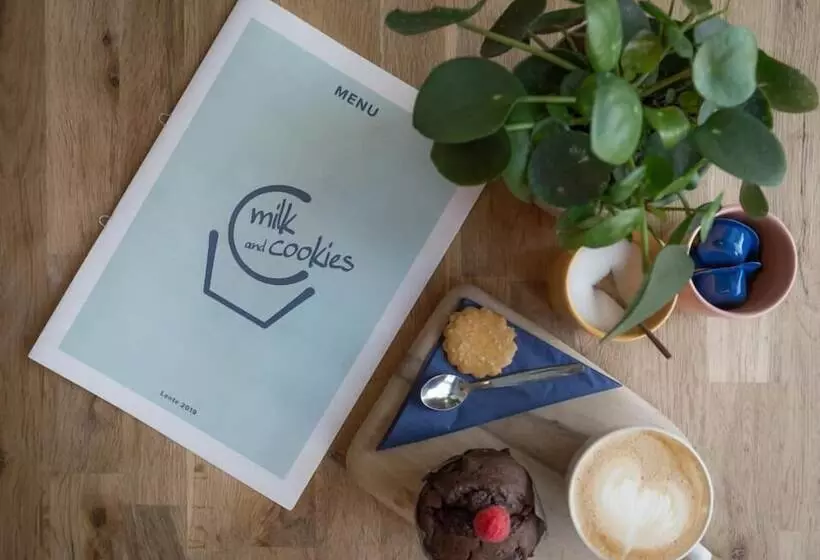 تختخواب و صبحانه Milk And Cookies