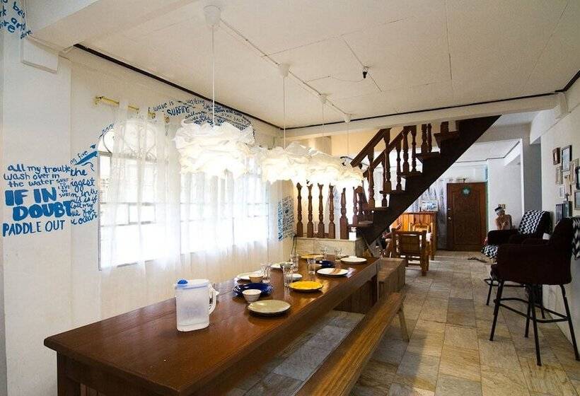 Go Surfari House Hostel