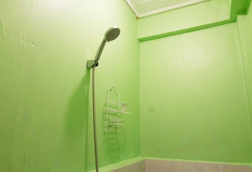 Go Surfari House Hostel