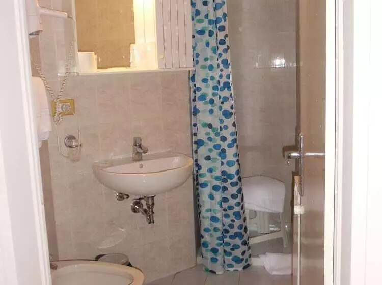 ホテル Albergo Livorno