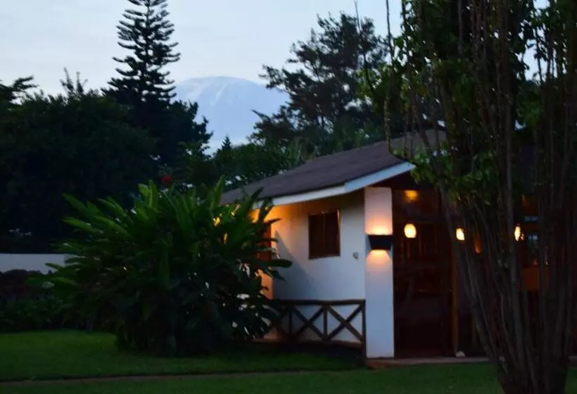 هتل Ameg Lodge Kilimanjaro
