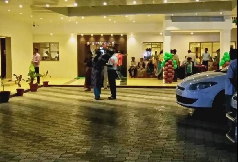 Otel Arcot Woodlands