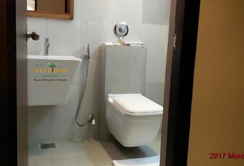 Otel Arcot Woodlands