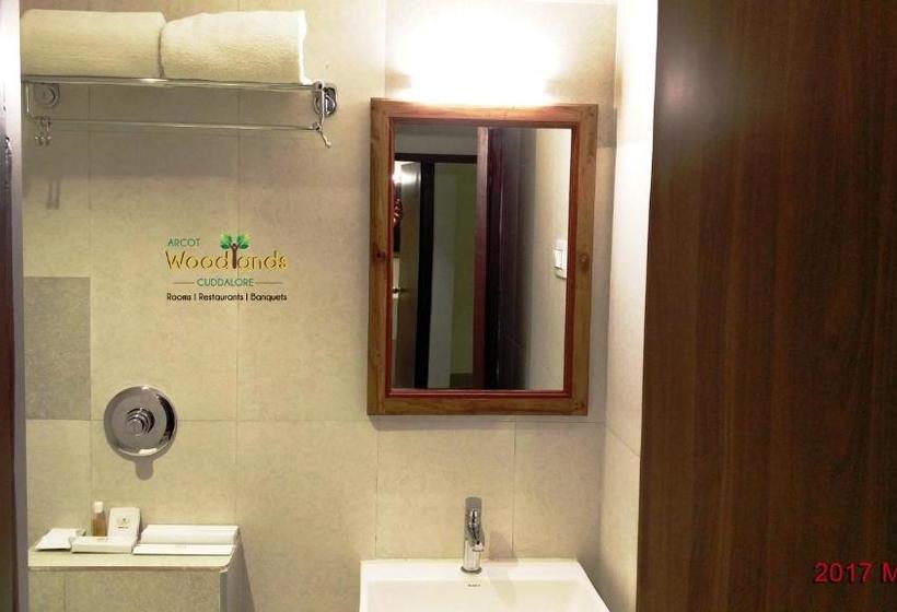 Otel Arcot Woodlands