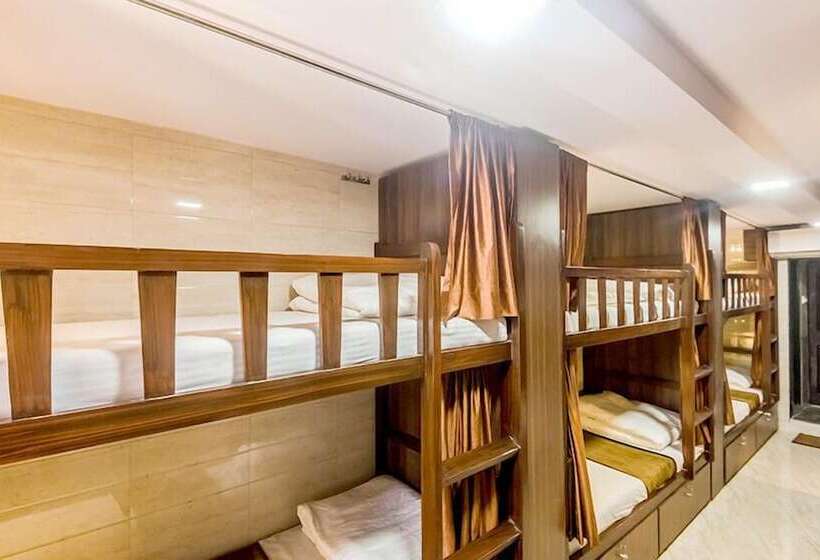 Hotelli Awesome Dormitory Male Only