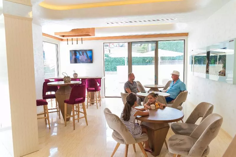 Hotel Kadmo By Aycon