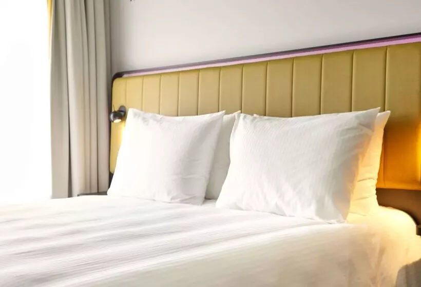 هتل Park Inn By Radisson Hasselt