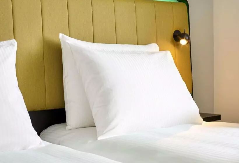 هتل Park Inn By Radisson Hasselt