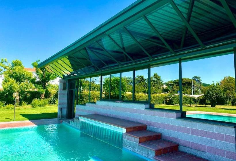 Отель Terme Luna