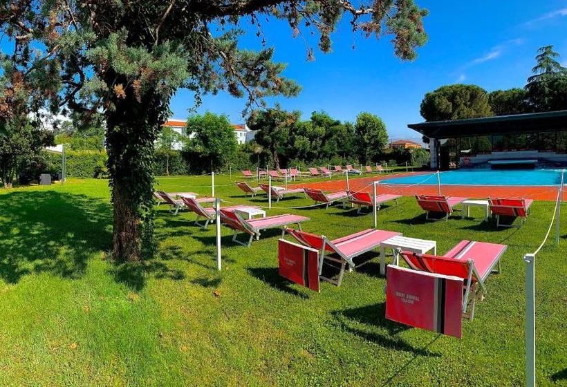 Отель Terme Luna