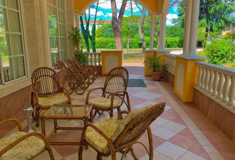 Отель Terme Luna