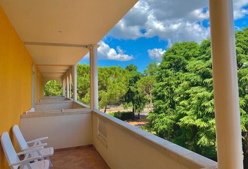 Отель Terme Luna