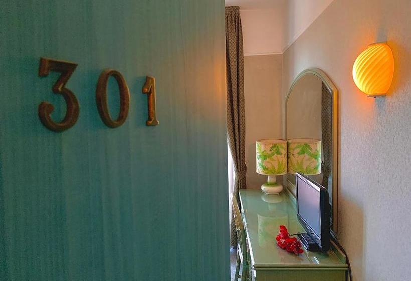 Отель Terme Luna