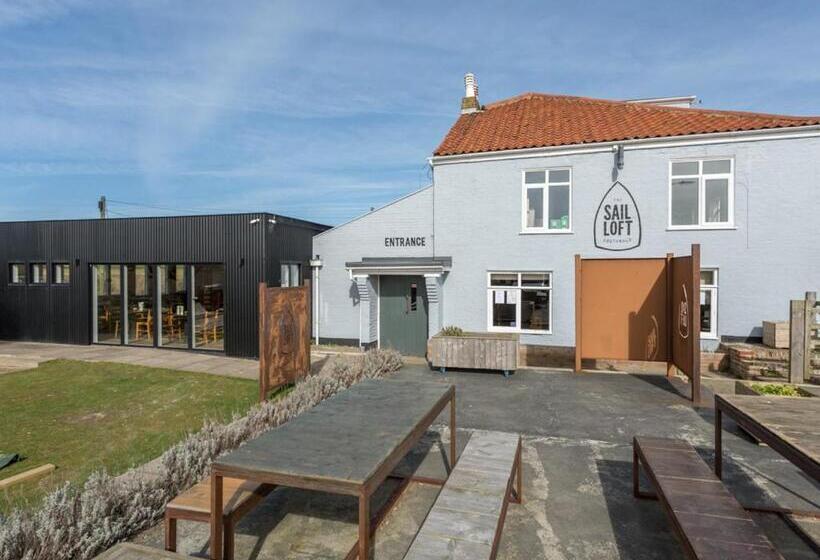 בית מלון כפרי The Sail Loft