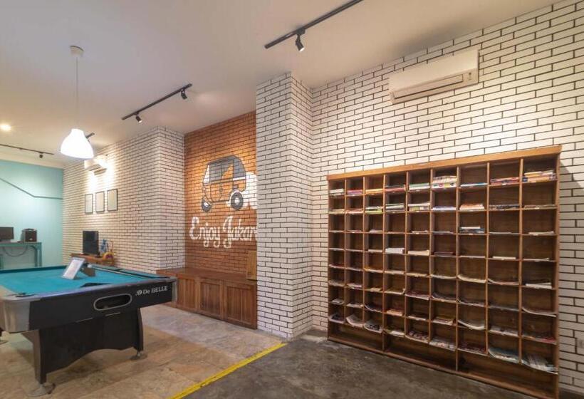 Wonderloft Hostel Kota Tua