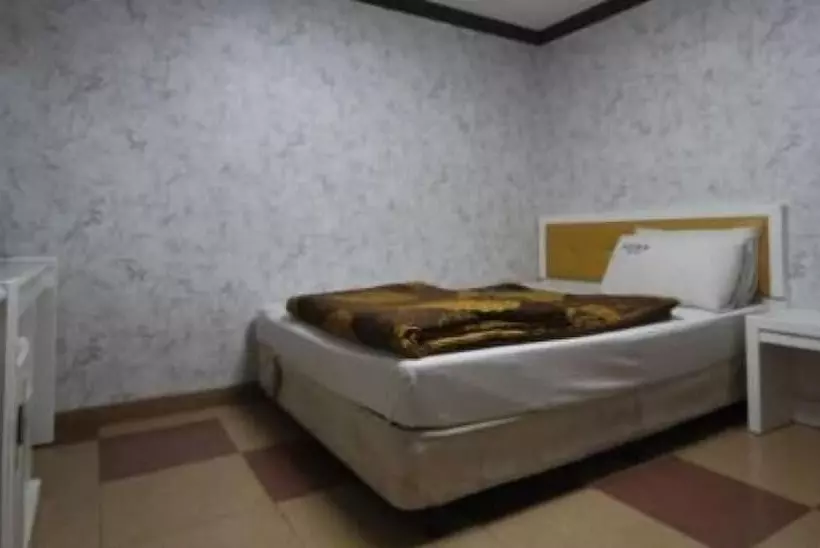 Dream Of City Motel