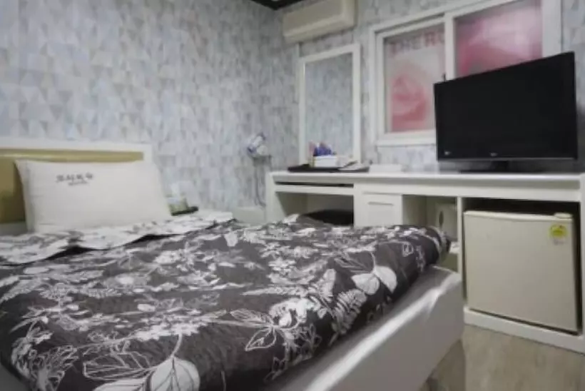 Dream Of City Motel