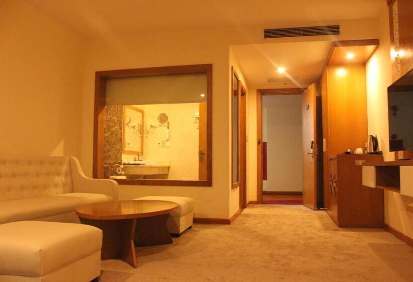 ホテル Muong Thanh Cua Dong