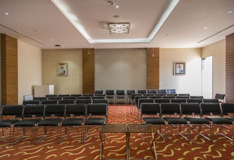 هتل Ramee Strand Inn