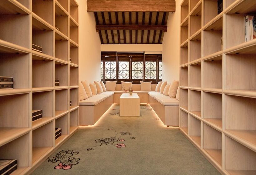 Отель The Emperor Suzhou