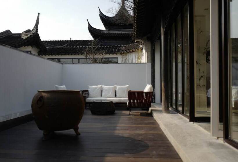 Отель The Emperor Suzhou