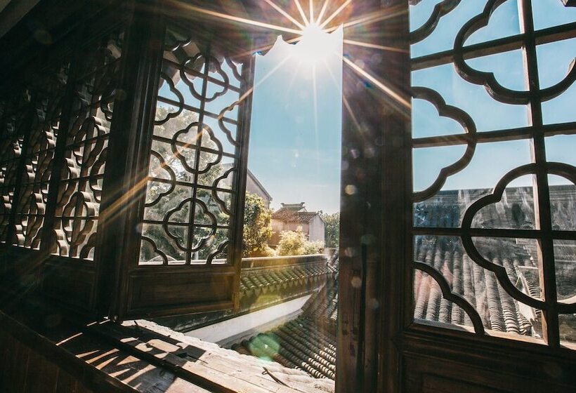 Отель The Emperor Suzhou