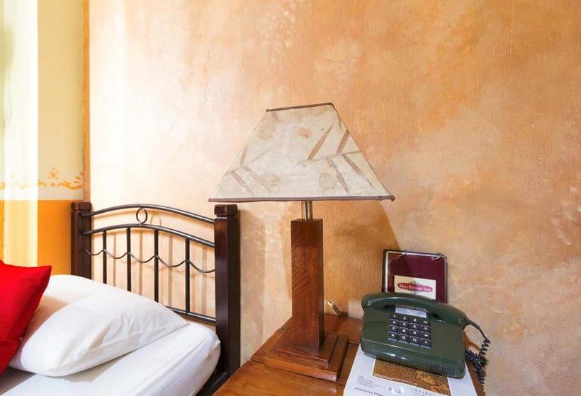 בית מלון כפרי Zen Rooms A. Villalon Drive