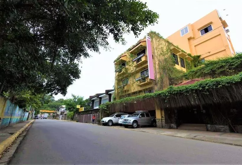 ホテル Zen Rooms A. Villalon Drive