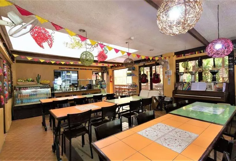 ホテル Zen Rooms A. Villalon Drive