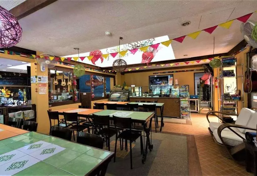 ホテル Zen Rooms A. Villalon Drive
