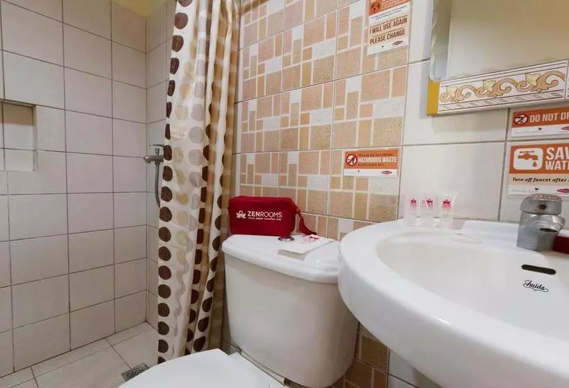 ホテル Zen Rooms A. Villalon Drive