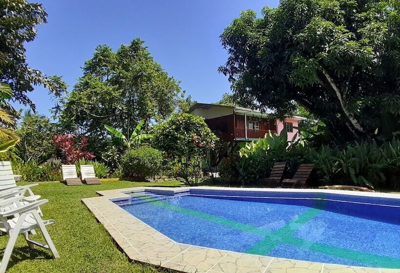 אתר נופש Dolce Uvita