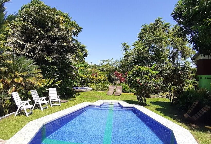 אתר נופש Dolce Uvita