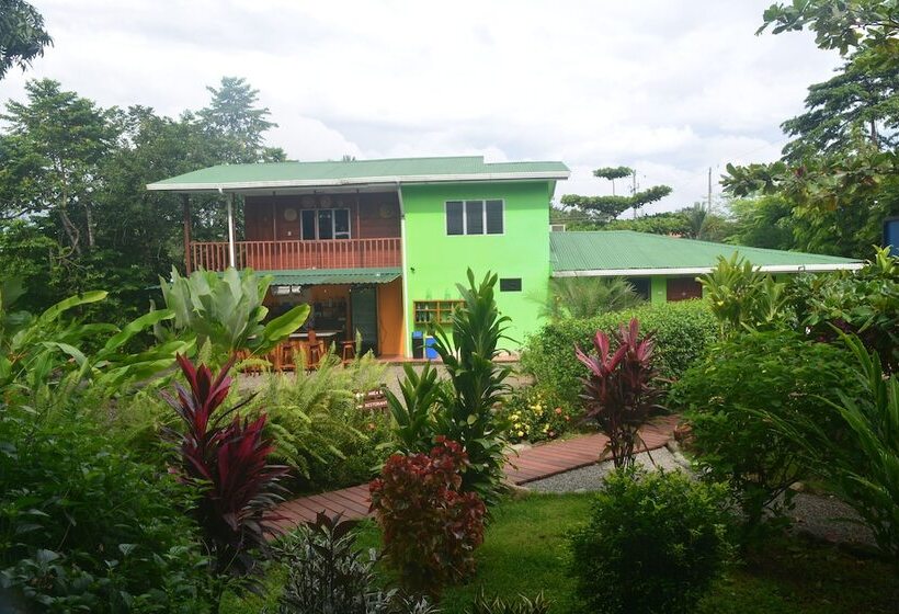 אתר נופש Dolce Uvita