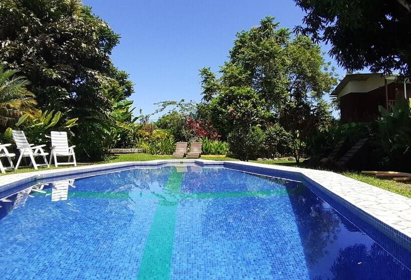 אתר נופש Dolce Uvita