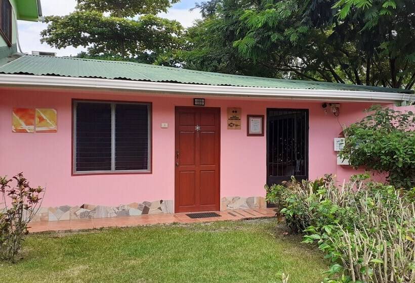 אתר נופש Dolce Uvita