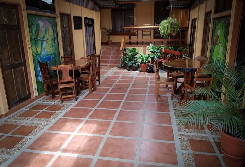 تختخواب و صبحانه Greemount