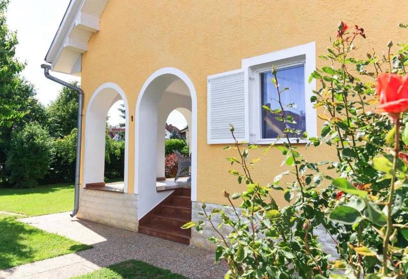 Aamiaismajoitus (B&B) Zita Haus