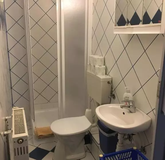 تختخواب و صبحانه Zita Haus