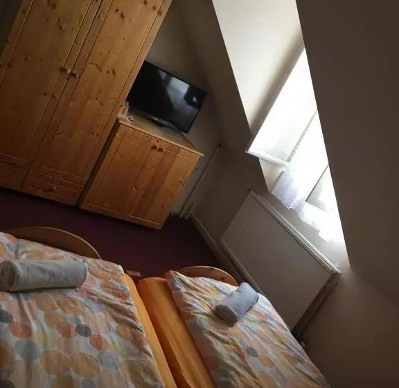 تختخواب و صبحانه Zita Haus