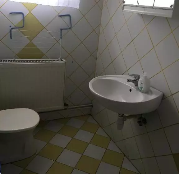 تختخواب و صبحانه Zita Haus