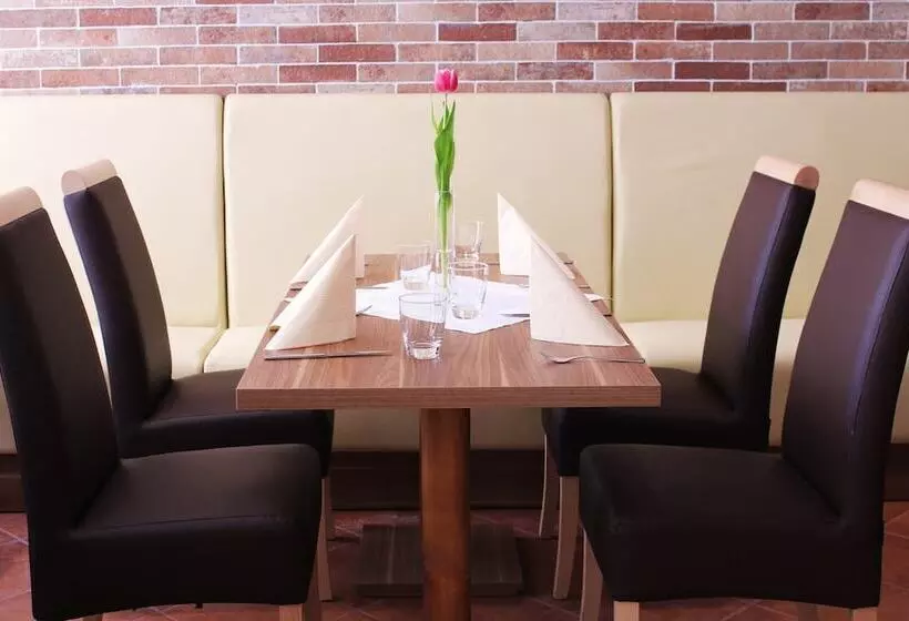 ホテル Baums Rhein
