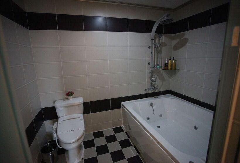 酒店 Chuncheon Myeongdong