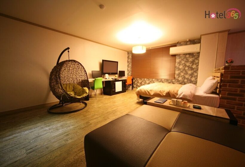 酒店 Chuncheon Myeongdong