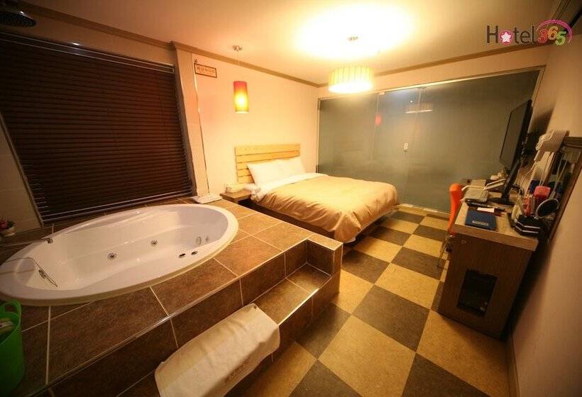 酒店 Chuncheon Myeongdong