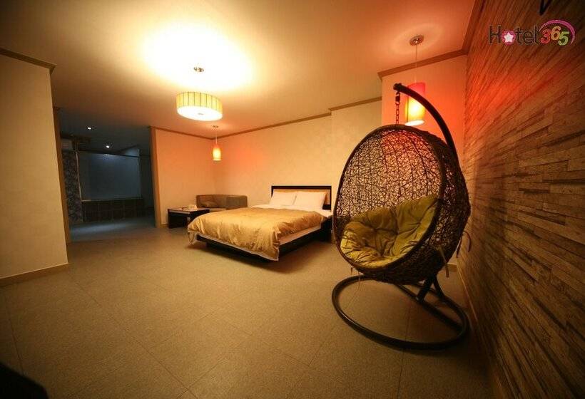 酒店 Chuncheon Myeongdong